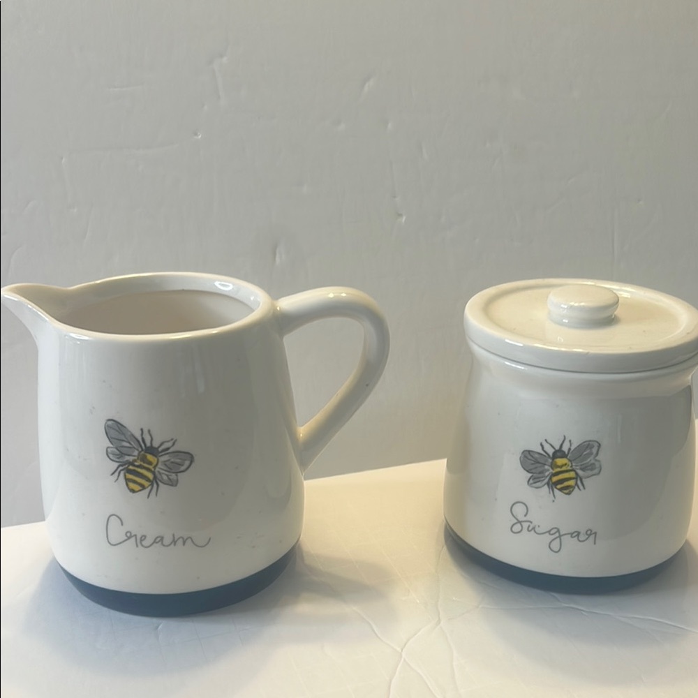 HEARTLAND Hive Collection Cream and Sugar Set